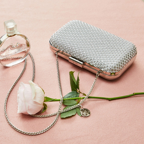 10 Stylish Bridal Clutches to Carry on Your Wedding Day